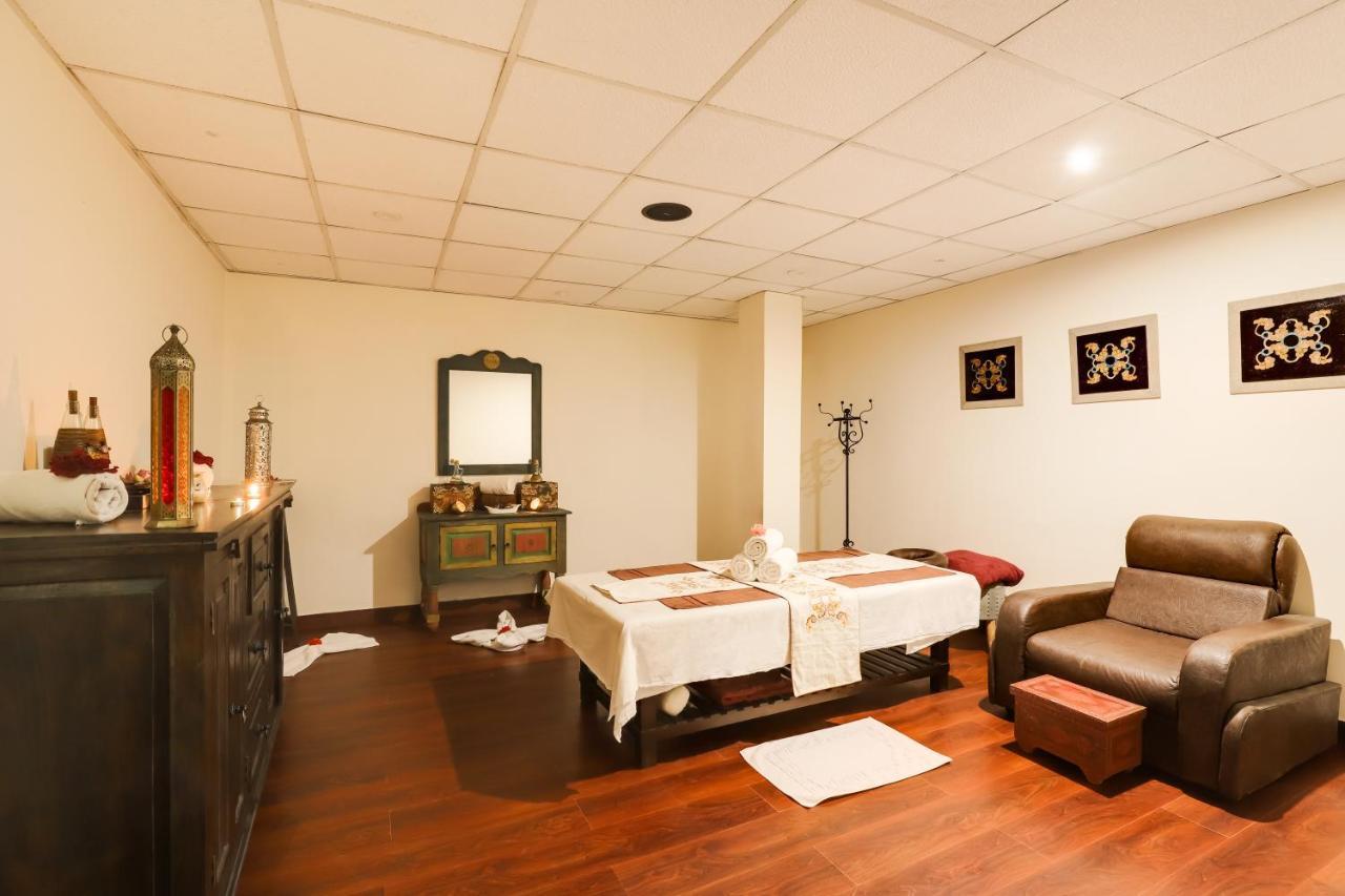 Summit Denzong Hotel & Spa Gangtok Buitenkant foto